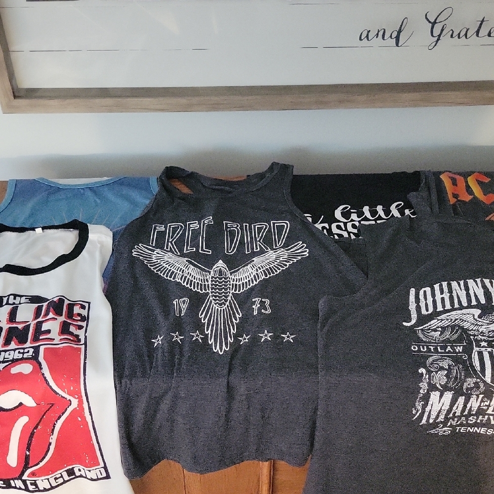 Set Of 6 Graphic Tanks For Women